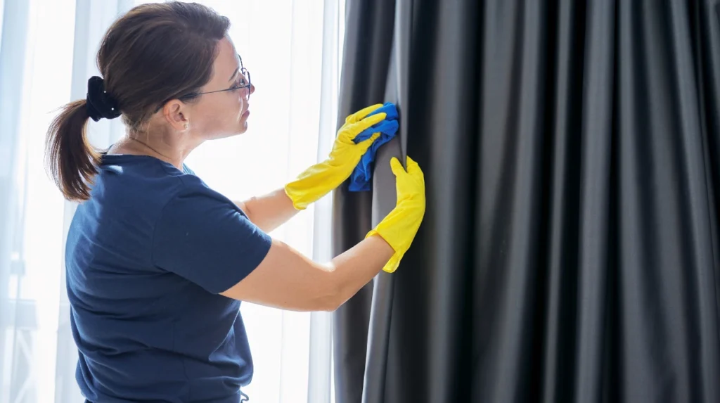 Why most Manchester homes never clean their curtains properly