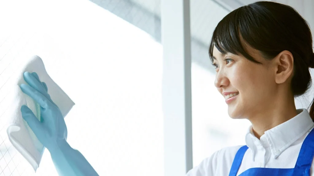 Shop Front Fingerprints Repelling Customers: Bee Cleaning Services Commercial Glass Perfection