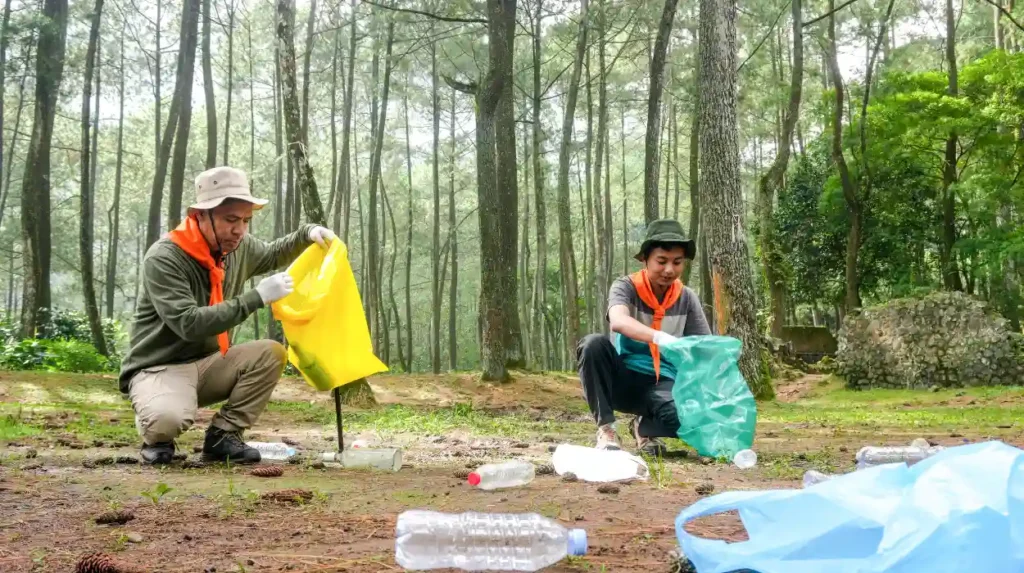 General Waste Piles Blocking Handovers: Bee Cleaning Services Tenancy Waste Clearance Cheadle