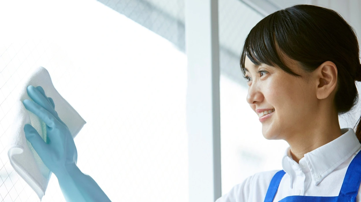 Condensation Staining Timber Frames Bee Cleaning Services Frame-Preserving Window Solutions Cheadle