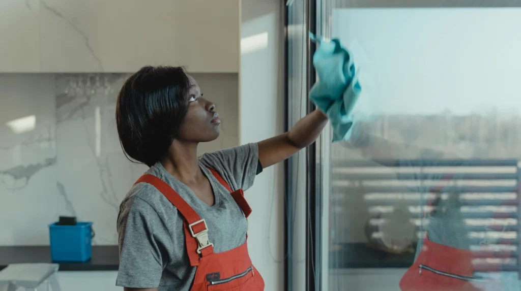 How Do You Book Reliable Residential Window Cleaners in Farnworth?